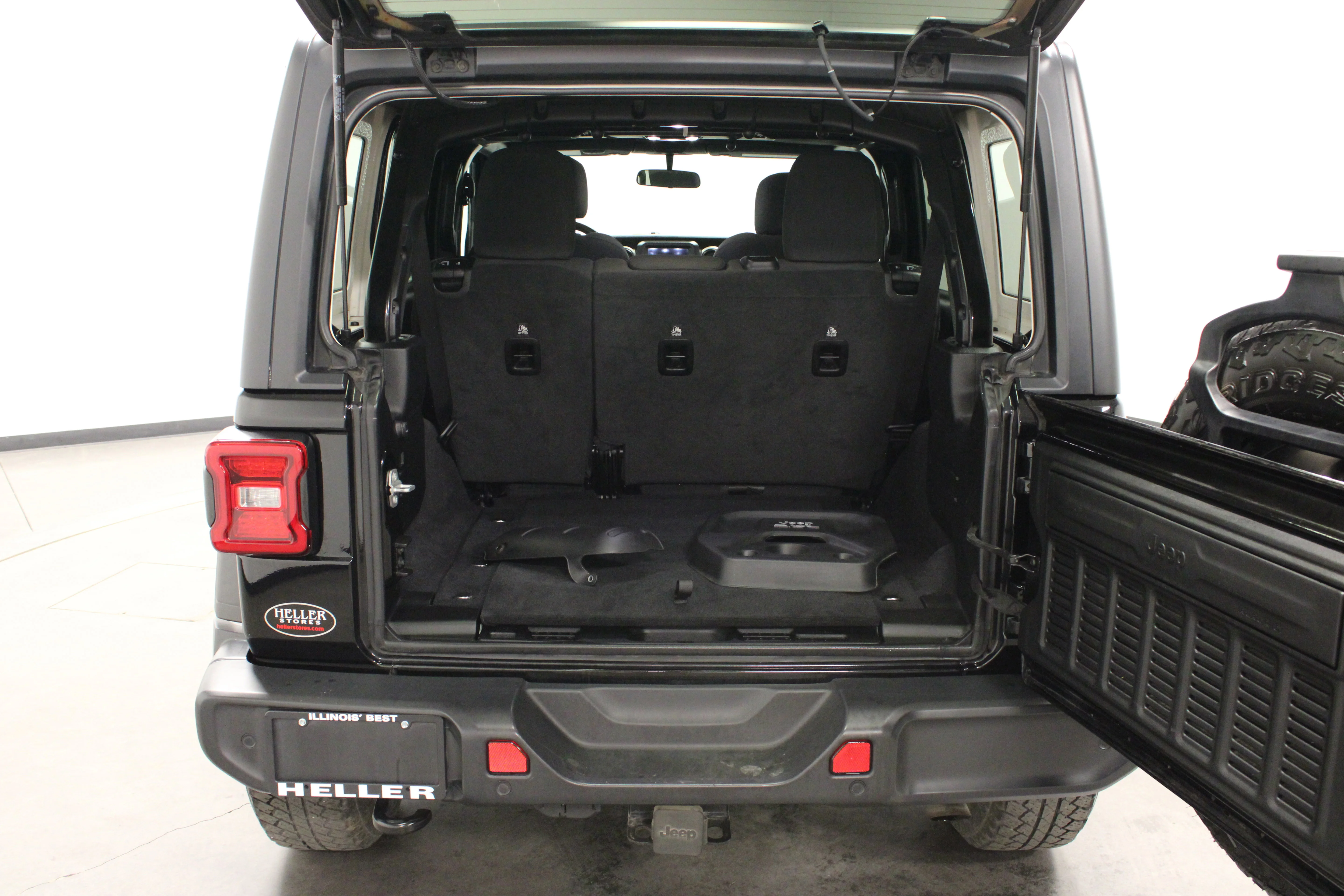 Used 2021 Black Clearcoat Jeep Sport image 15
