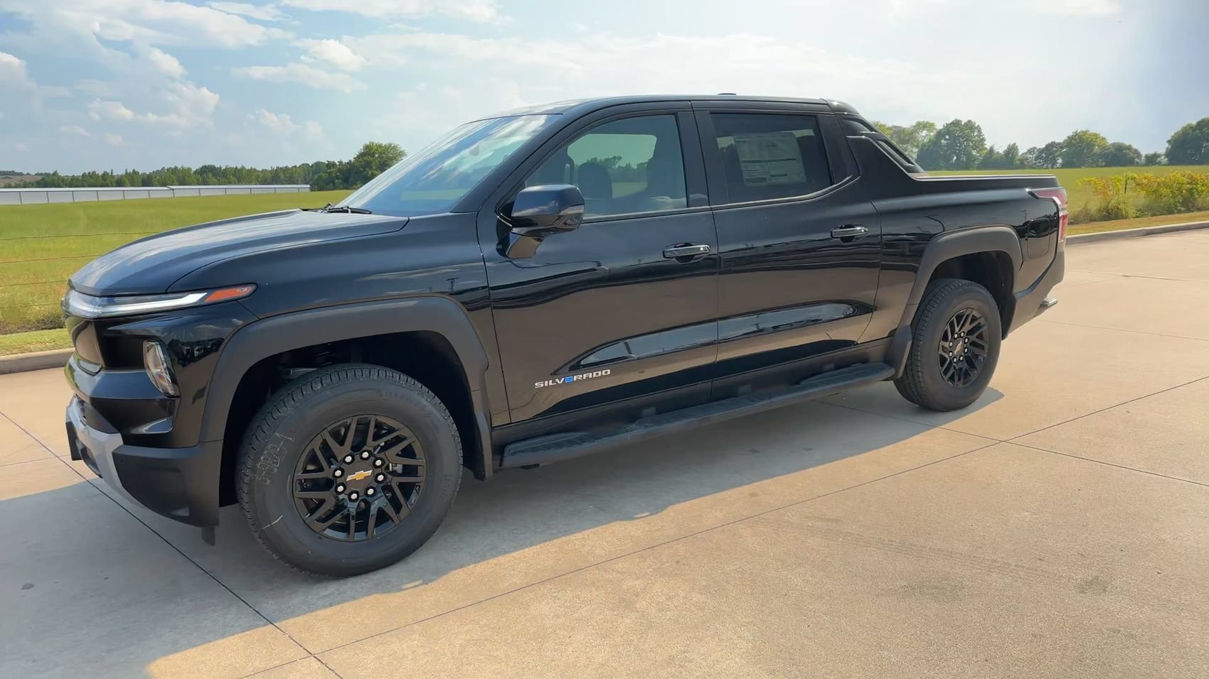 2026 Chevrolet Silverado EV LT - Photo 4