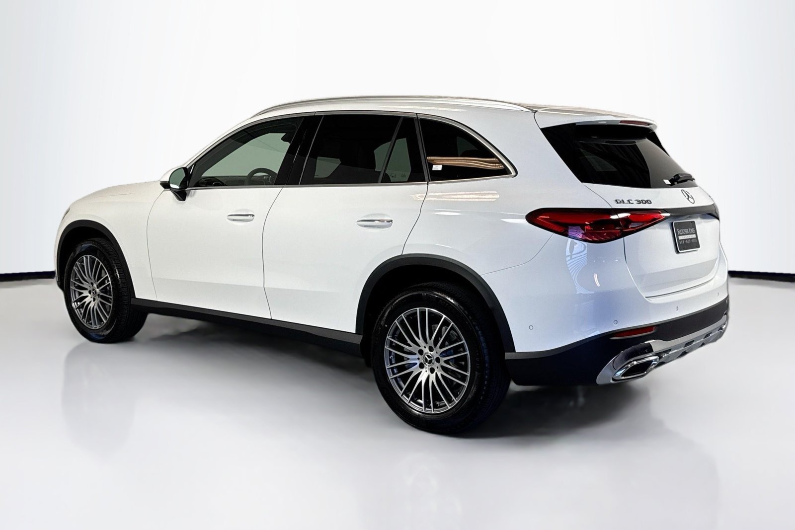 New 2026 Polar White Mercedes-Benz GLC 300 image 7