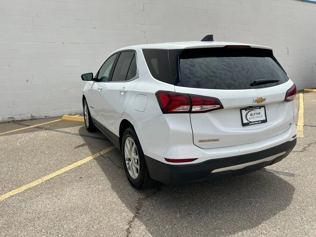 Used 2023 Summit White Chevrolet LT image 3