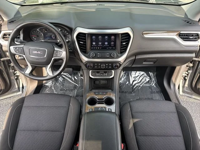 Used 2023 Silver GMC SLE image 9