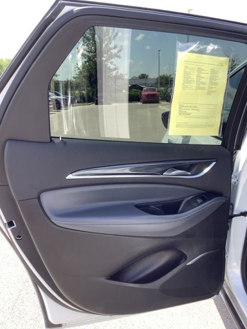 Used 2023 Summit White Buick Essence image 19