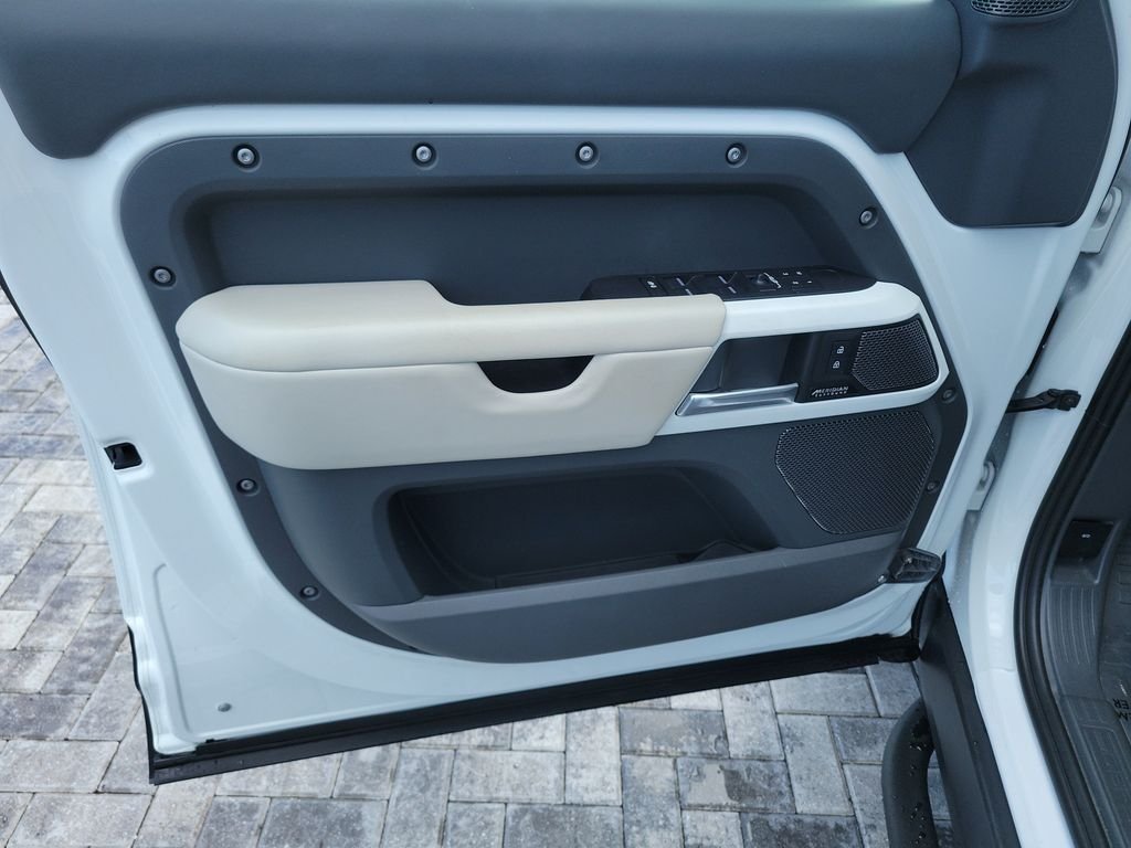 Certified Used 2023 Fuji White Land Rover SE image 21