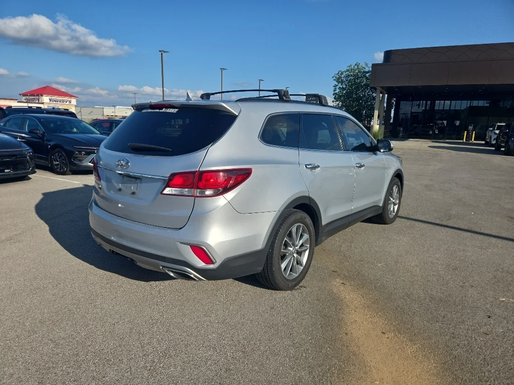 Used 2019 Circuit Silver Hyundai SE image 3
