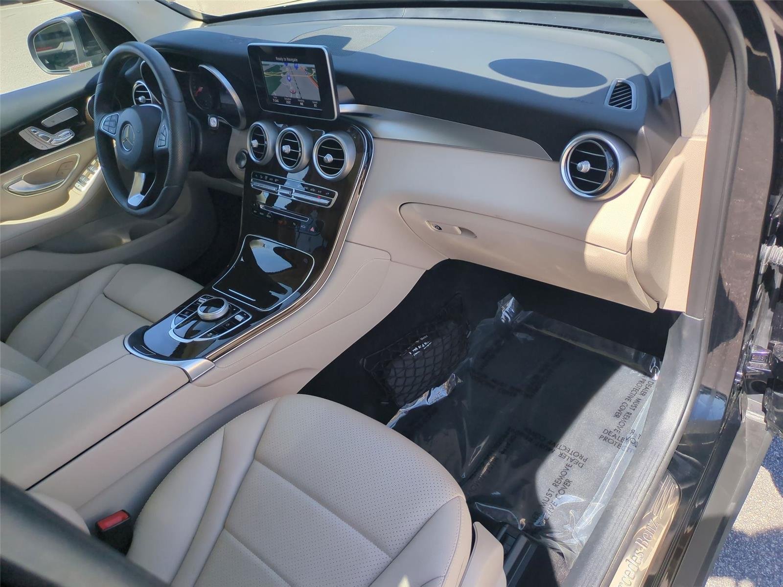 Used 2017 Black Mercedes-Benz GLC 300 image 41