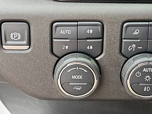 2025 Chevrolet Silverado 1500 LTZ - Photo 26