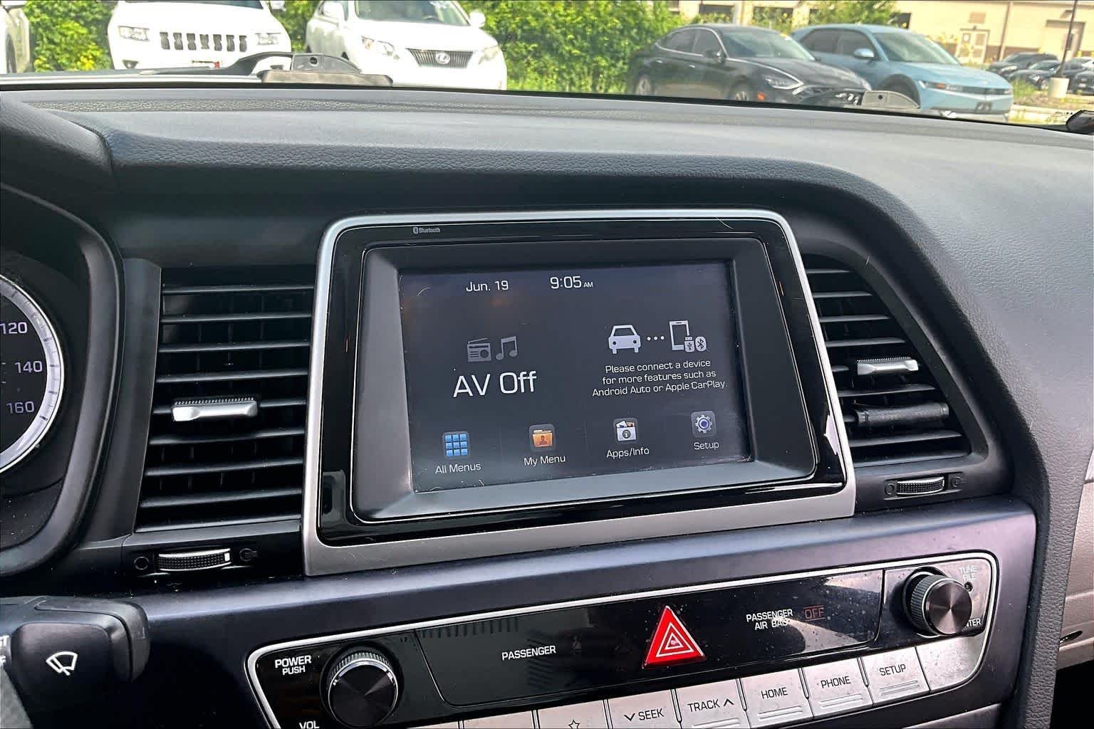 Used 2019 Phantom Black Hyundai SE image 30