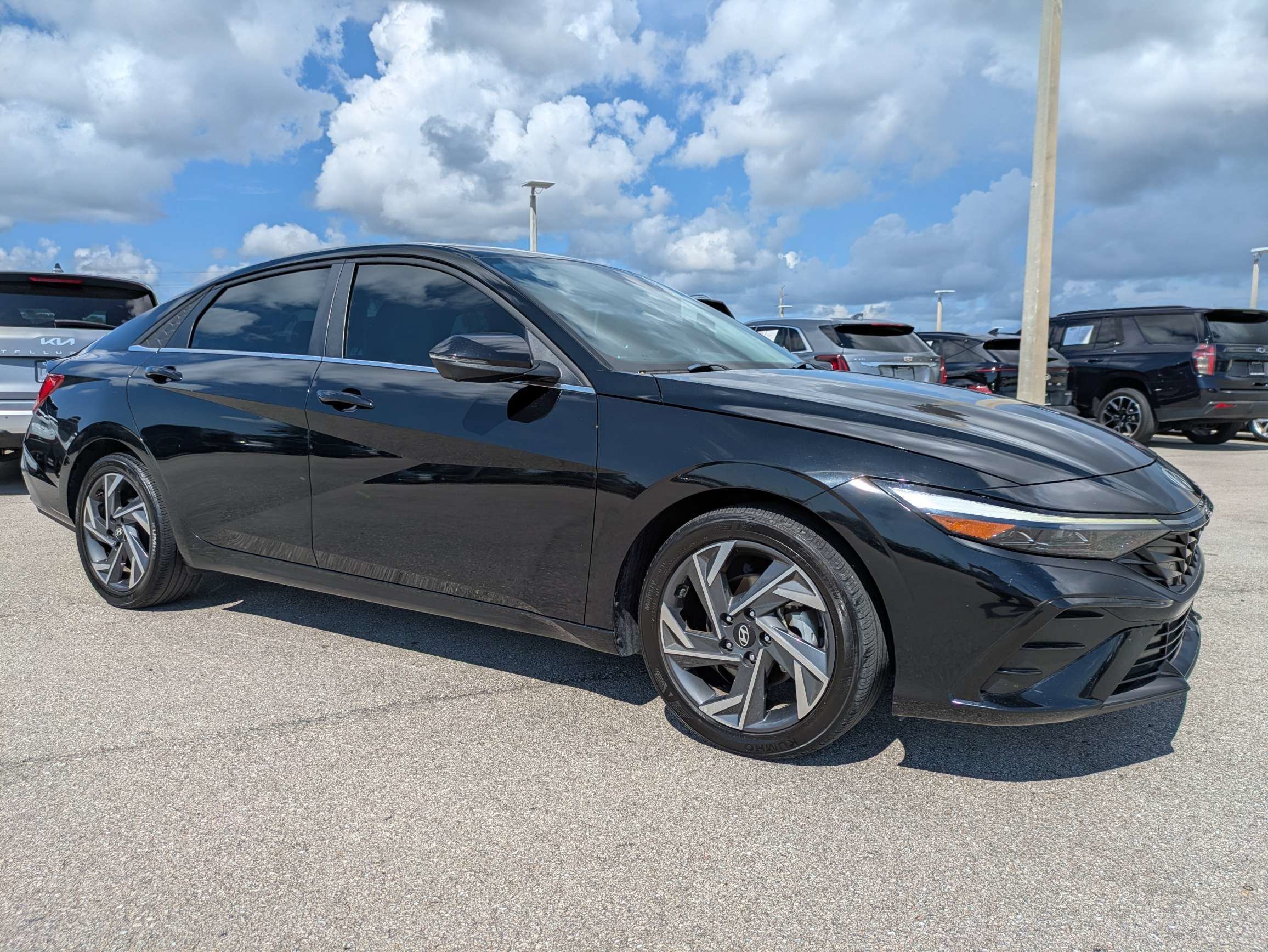Used 2024 Abyss Black Hyundai Limited image 2