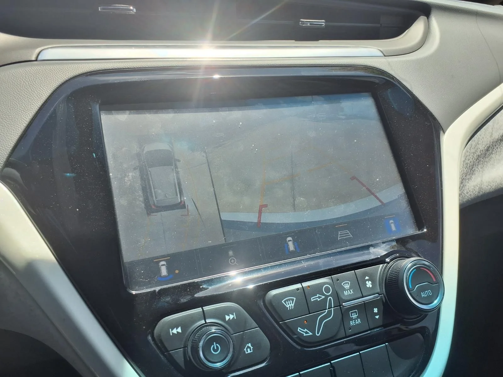 Used 2020 White Chevrolet Premier image 19