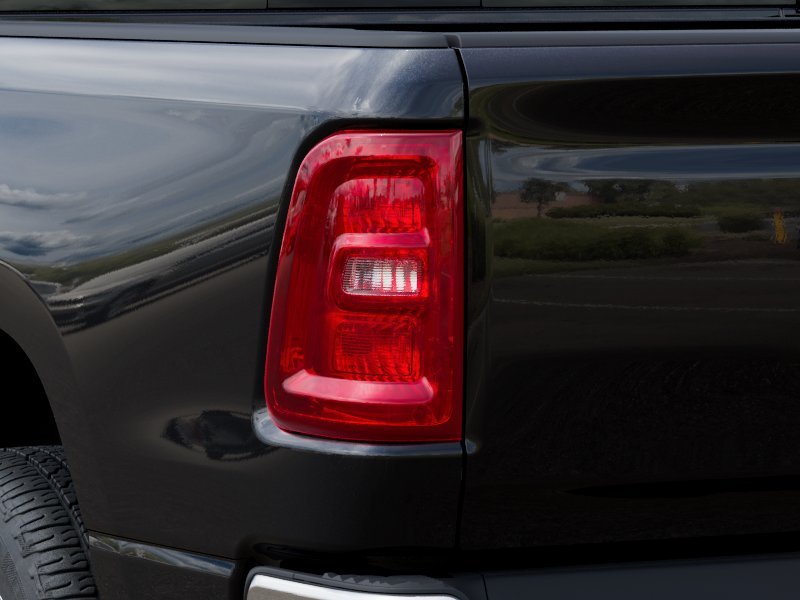 New 2026 Diamond Black Crystal Pearl-Coat Exterior Paint RAM Tradesman image 110
