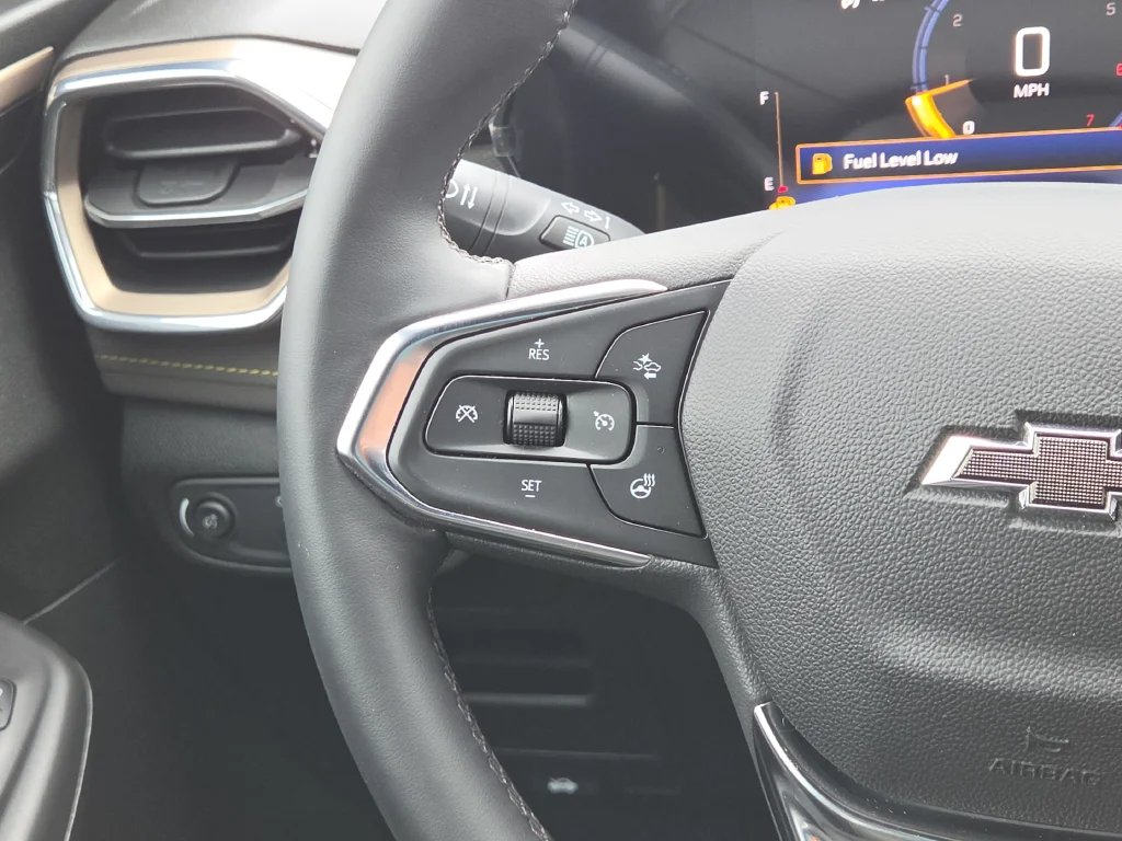 Used 2025 Green Chevrolet ACTIV image 13