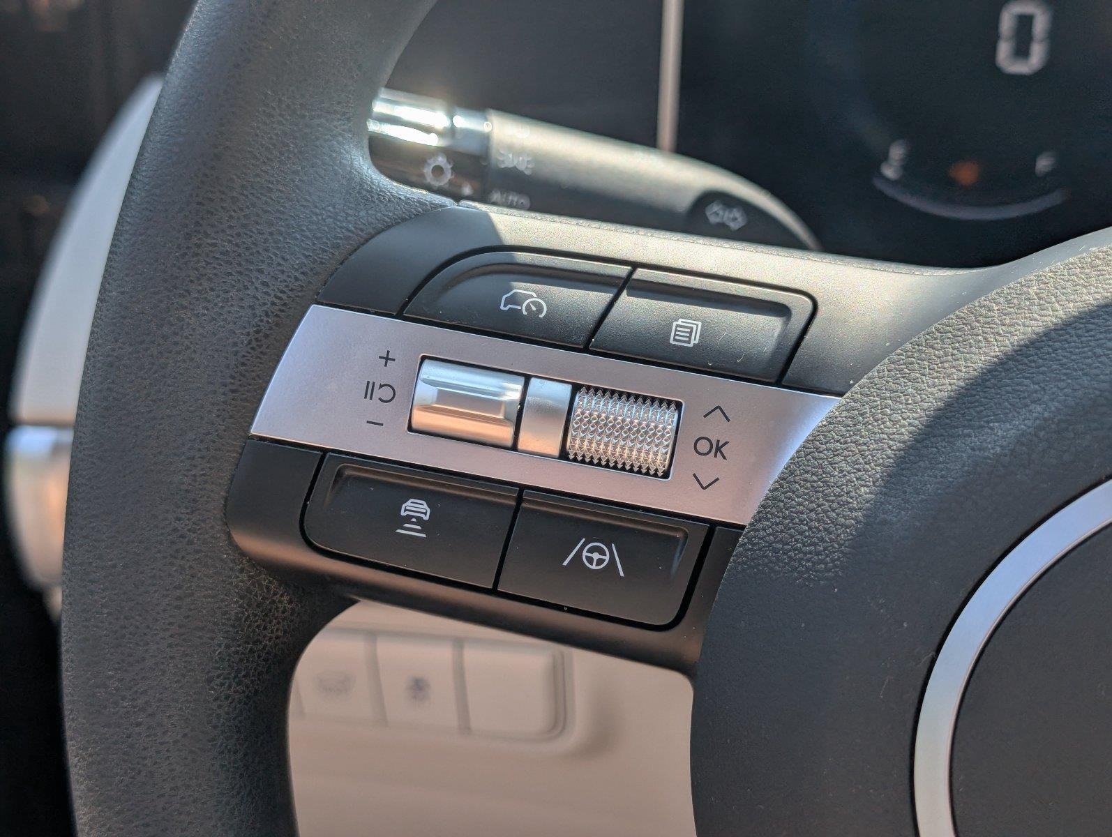 Used 2026 Hampton Gray Hyundai SEL image 32