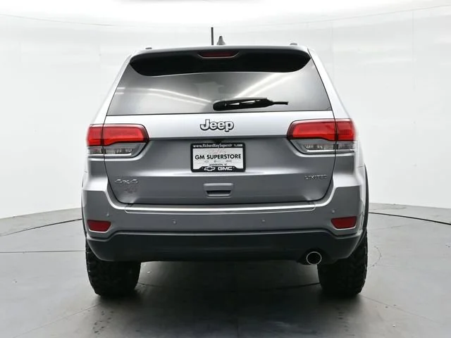 Used 2020 Billet Silver Metallic Clearcoat Jeep Limited image 6