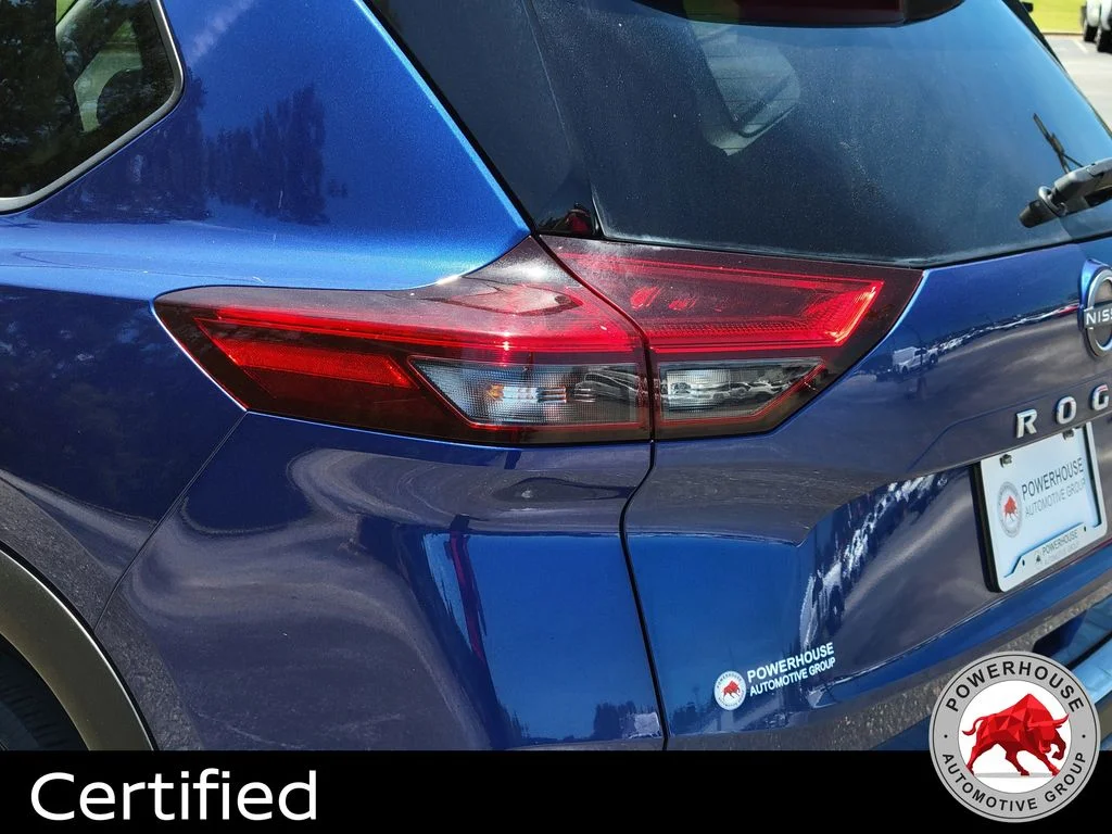 Used 2023 Blue Nissan SL image 13