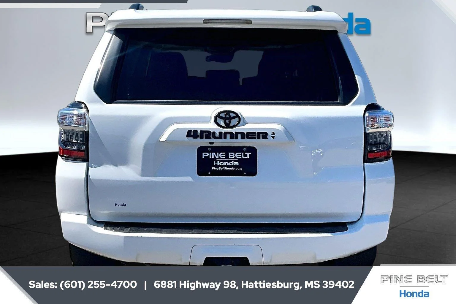 Used 2023 Ice Cap Toyota SR5 Premium image 4