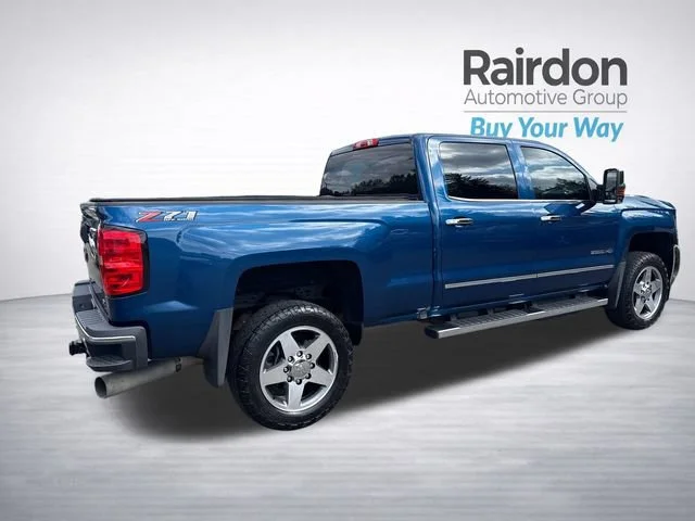 Used 2019 Deep Ocean Blue Metallic Chevrolet LTZ image 7