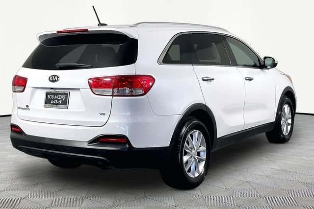 Used 2017 White Kia LX image 6