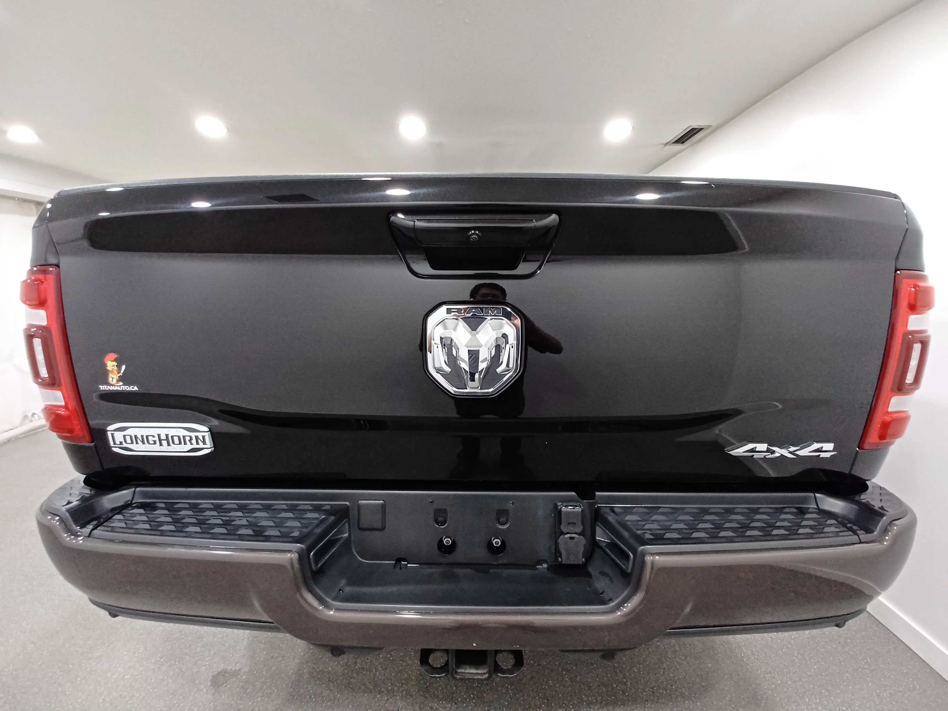 Certified Used 2024 Black Ram Limited Longhorn*6.7L Cummins | 35in Tires | Level | Nav | 360 Cam | Sunroof | Htd Whl | Pwr Boards image 24