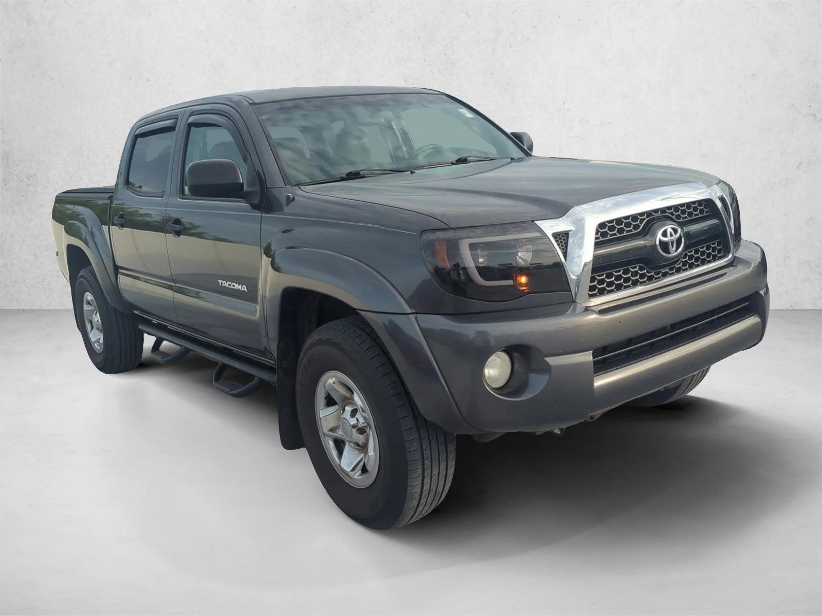 Used 2011 Magnetic Gray Meta Toyota  image 4