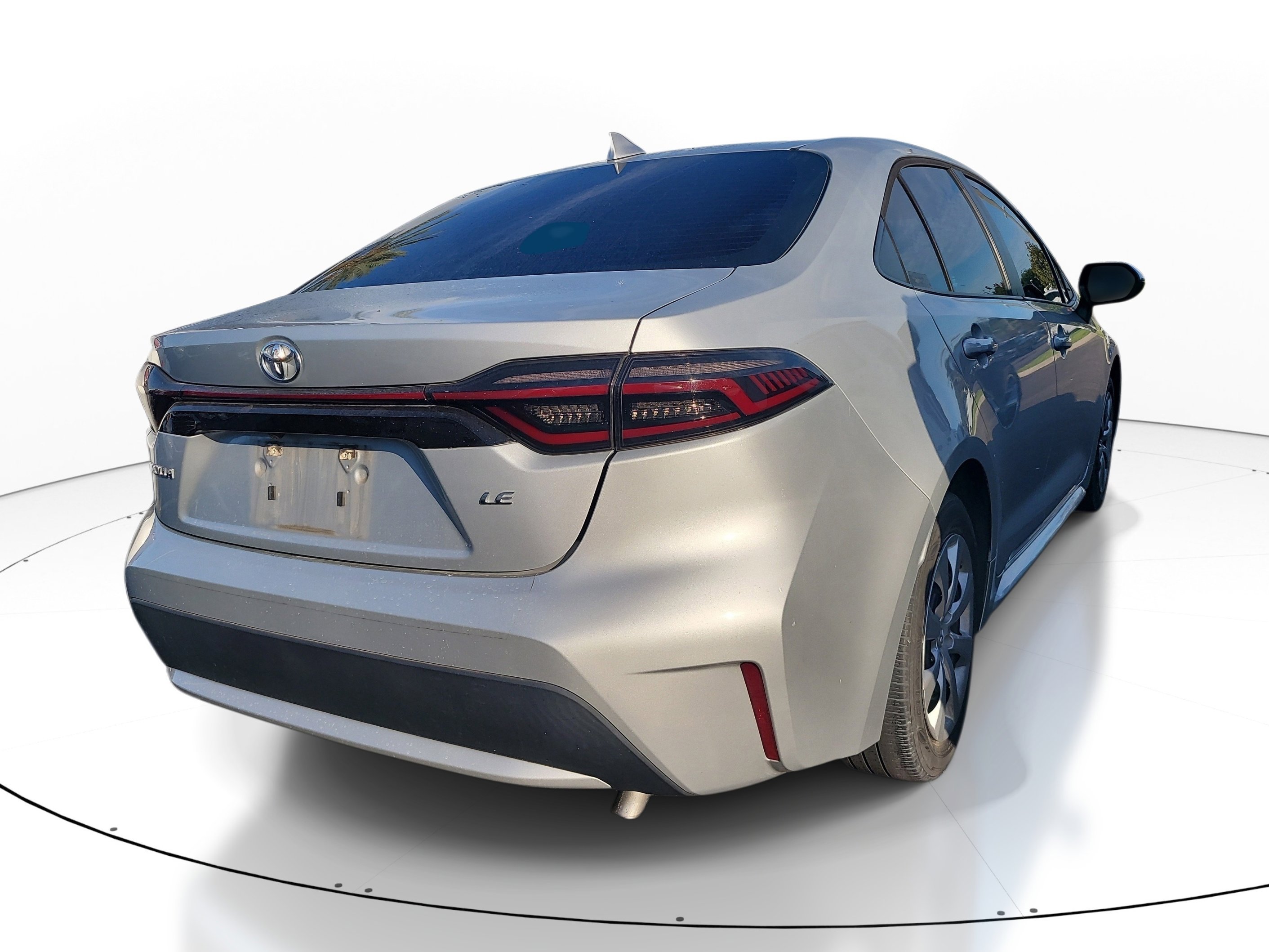 Used 2022 Classic Silver Metallic Toyota LE image 4