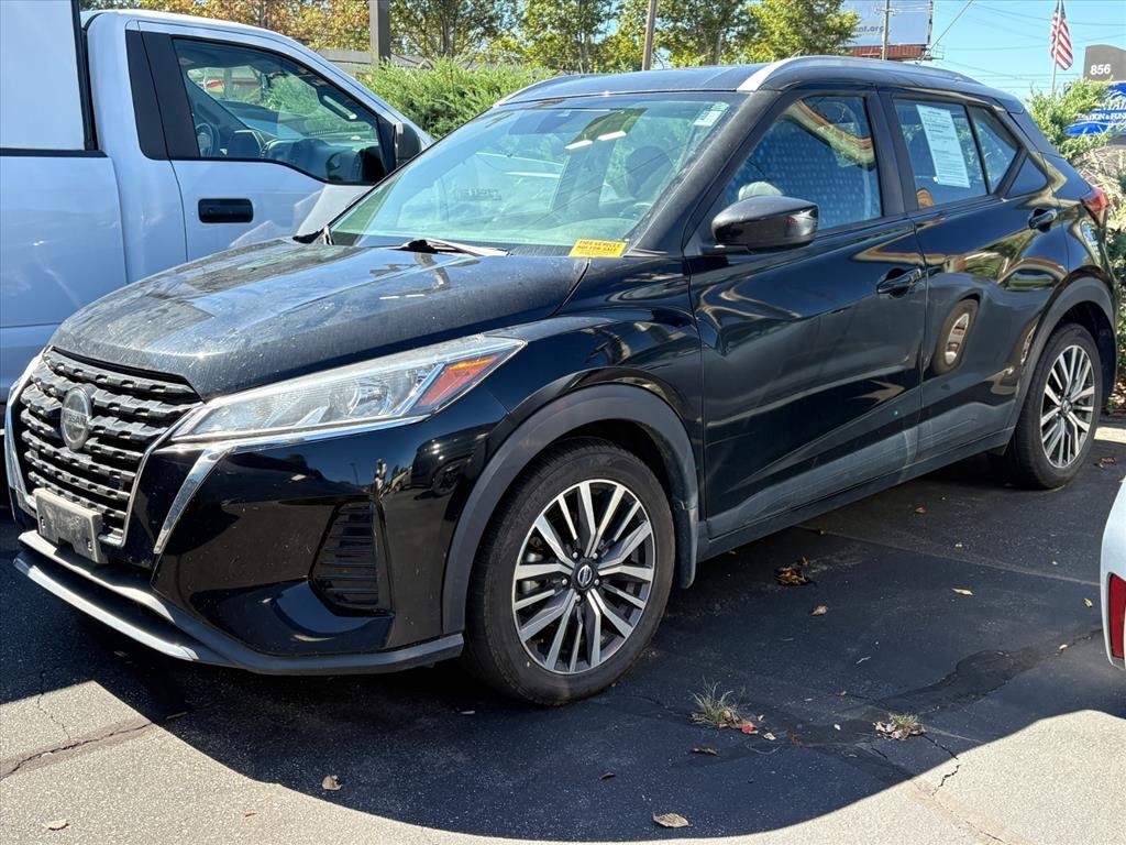 Used 2021 Super Black Nissan SV image 3