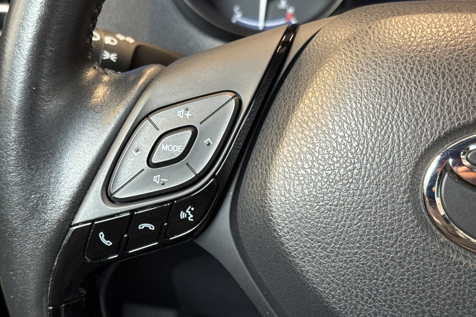 Certified Used 2021 White Toyota XLE image 30