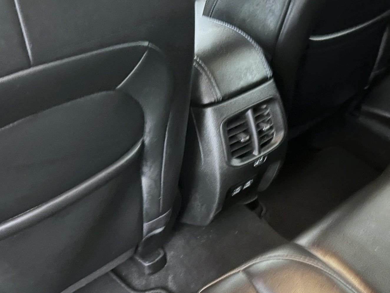 Used 2021 Red Jeep Latitude Plus image 21