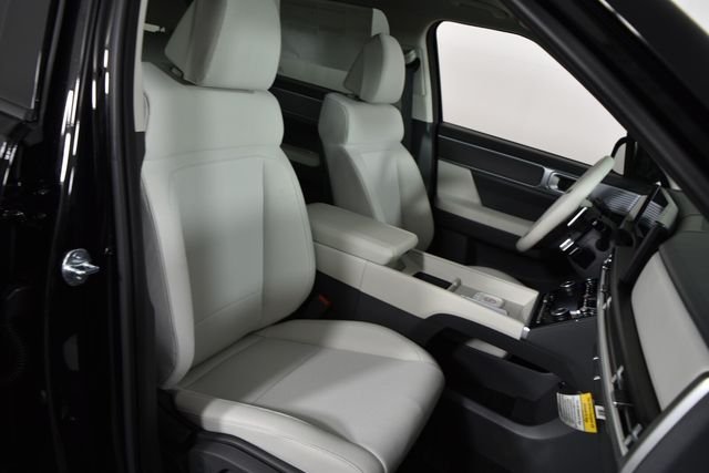 New 2026 Black Hyundai SE image 12