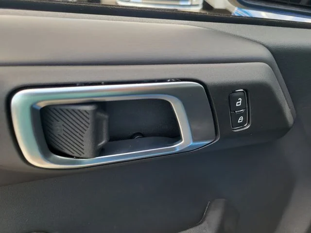 Used 2025 Blue Ford Badlands image 16