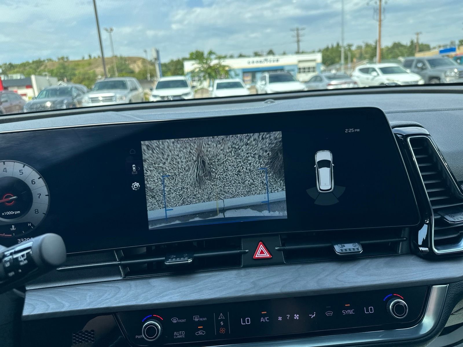 Used 2023 White Kia X-Pro image 59