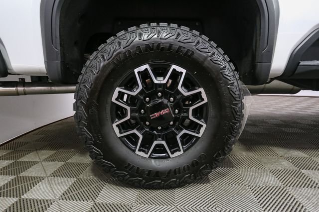 Used 2024 White GMC AT4X image 16