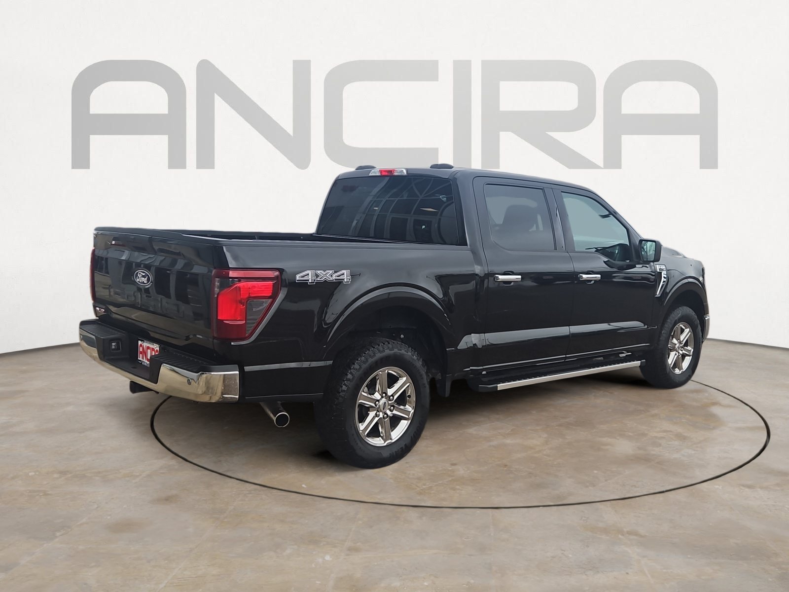 Used 2025 Black Metallic Ford XLT image 9
