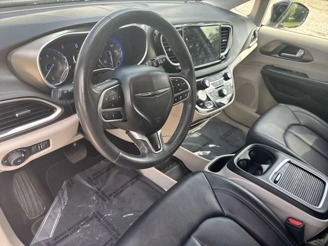 Used 2024 Black Chrysler Touring L image 11