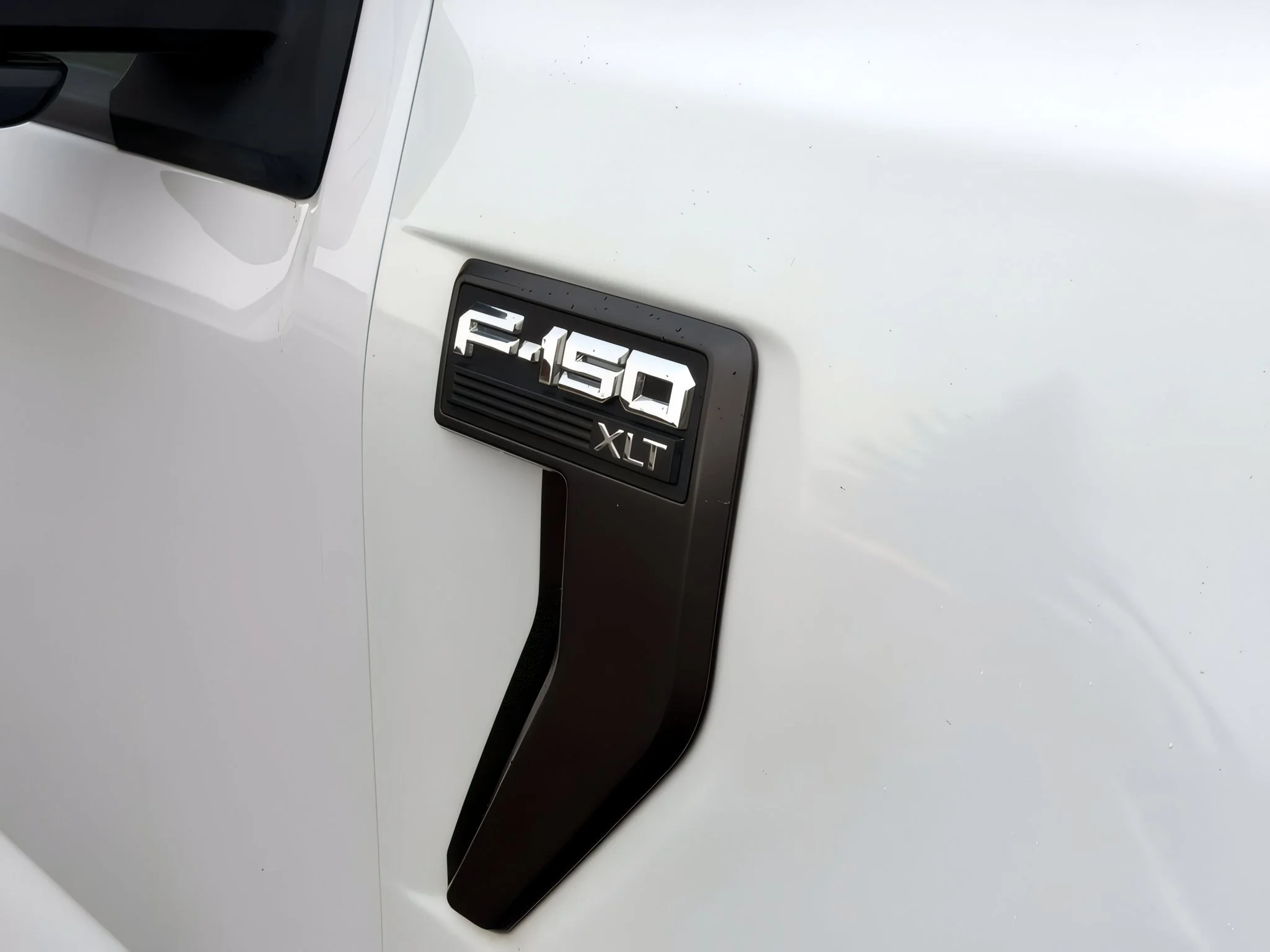 Used 2021 Oxford White Ford XLT image 10