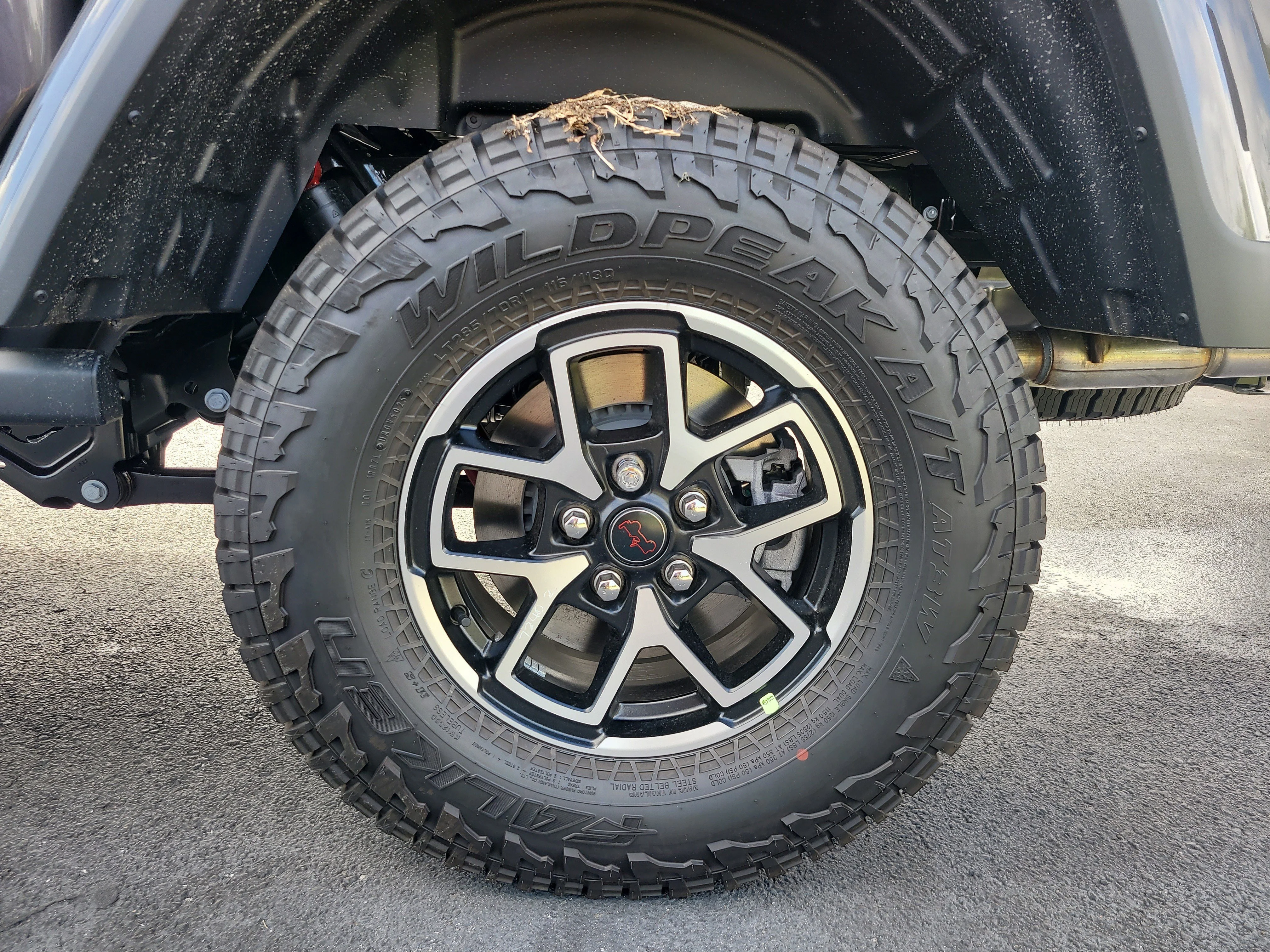 New 2026 Granite Crystal Metallic Clearcoat Jeep Rubicon X image 9
