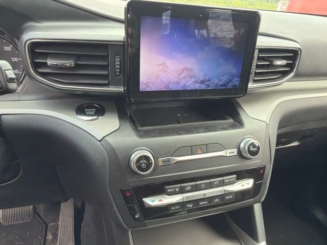 Used 2020 Magnetic Ford XLT image 6