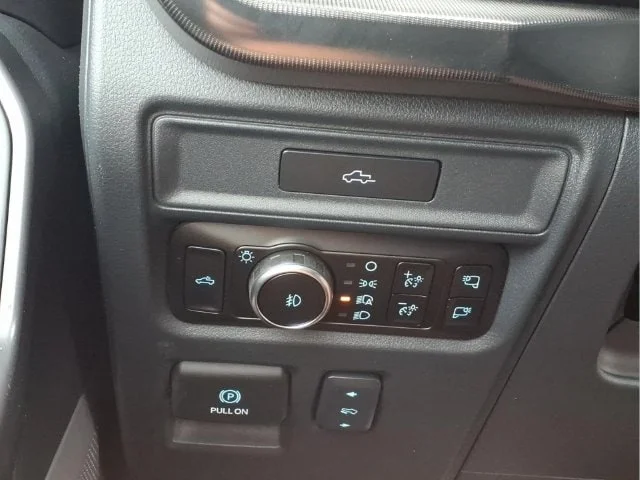 New 2026 Oxford White Ford XLT image 53