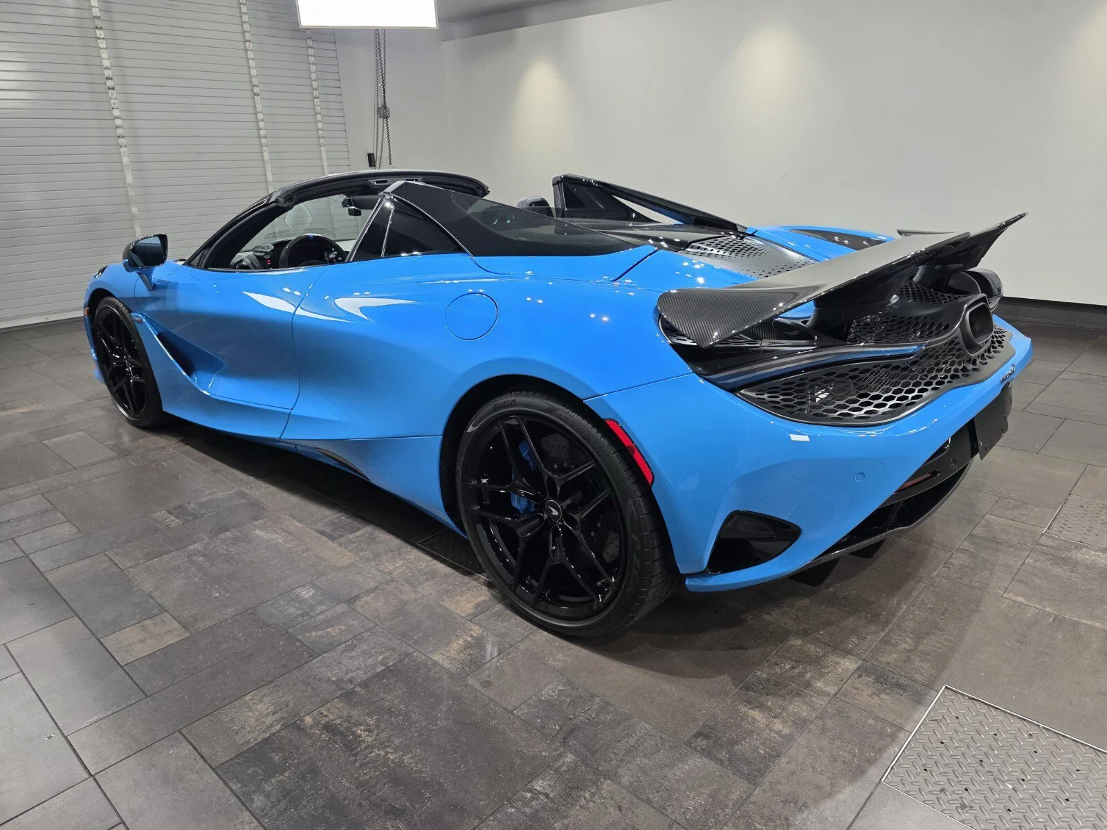 Used 2024 MSO Mexico Blue McLaren Spider image 4