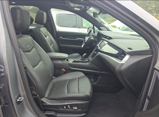 Used 2023 Silver Cadillac Premium Luxury image 13