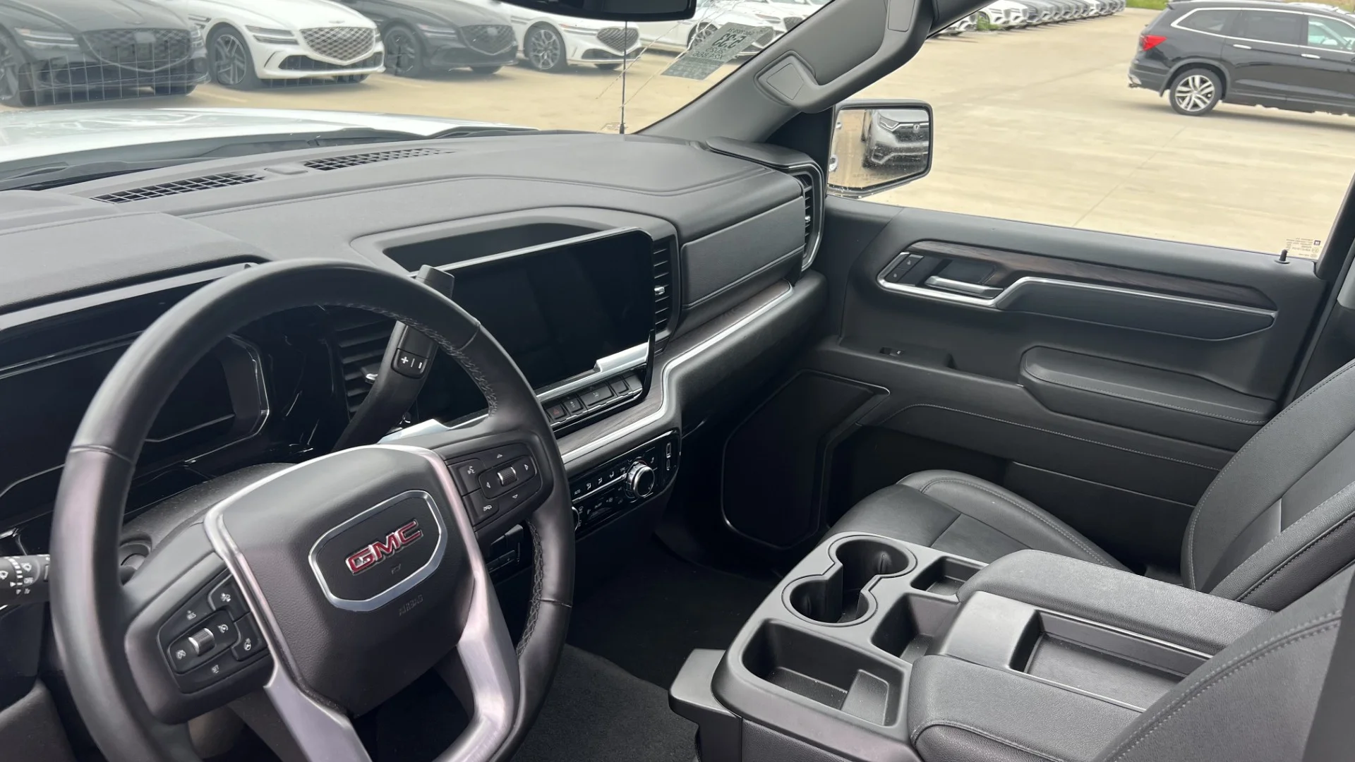 Used 2025 Summit White GMC SLT image 2