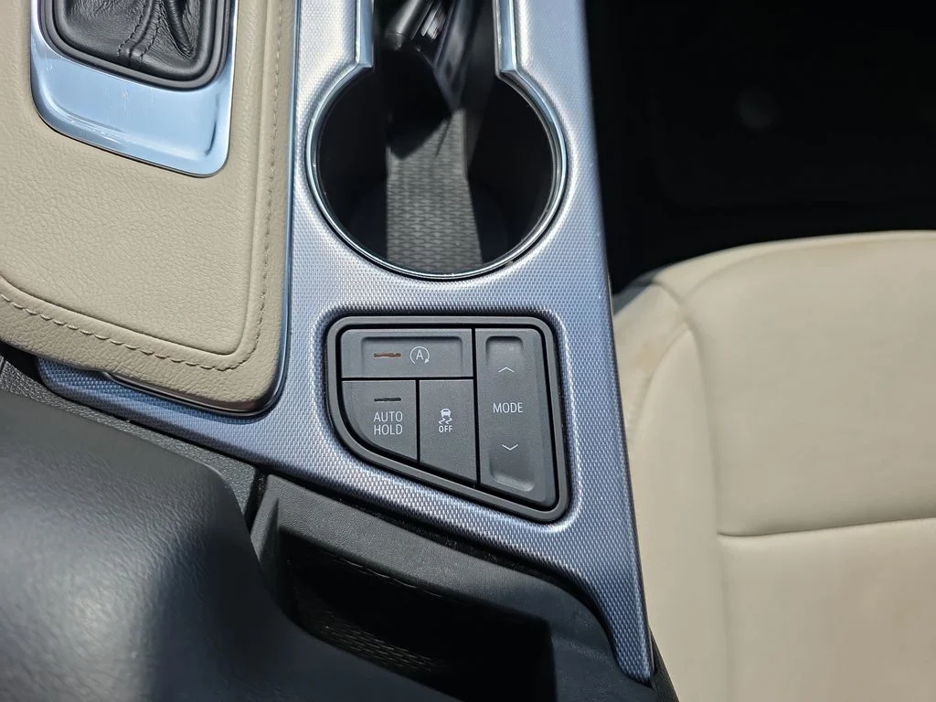 Used 2024 White Cadillac Premium Luxury image 26