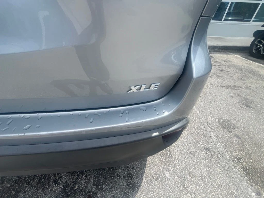 Used 2016 Silver Sky Metallic Toyota XLE V6 image 12