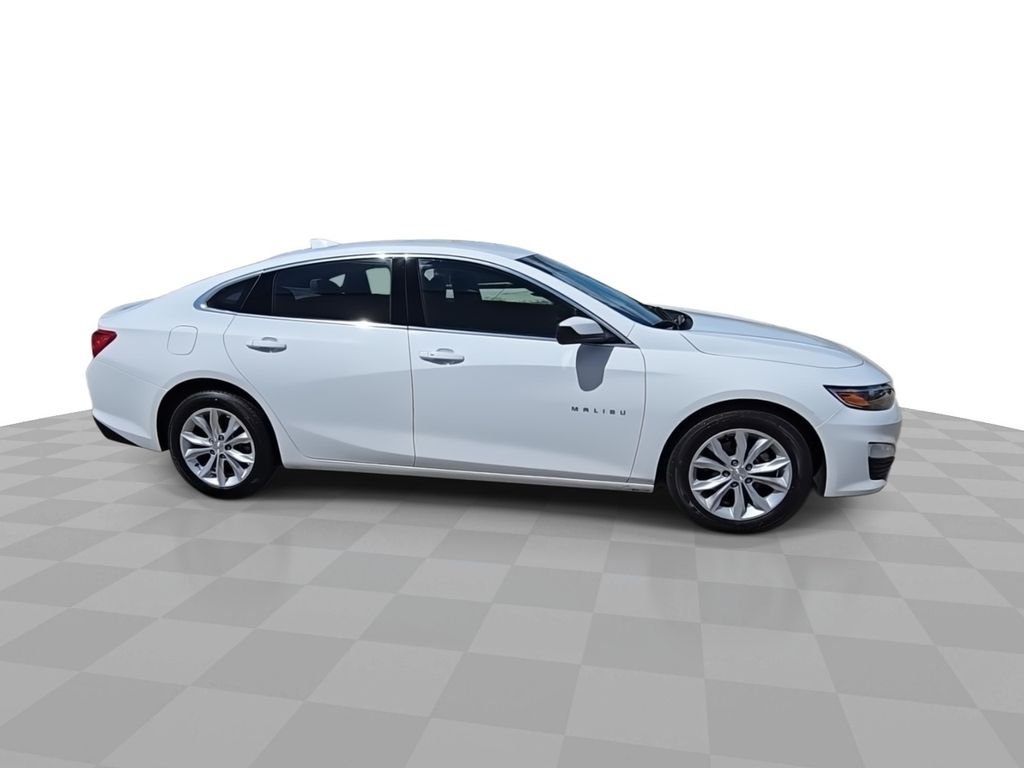 Used 2024 White Chevrolet LT image 9
