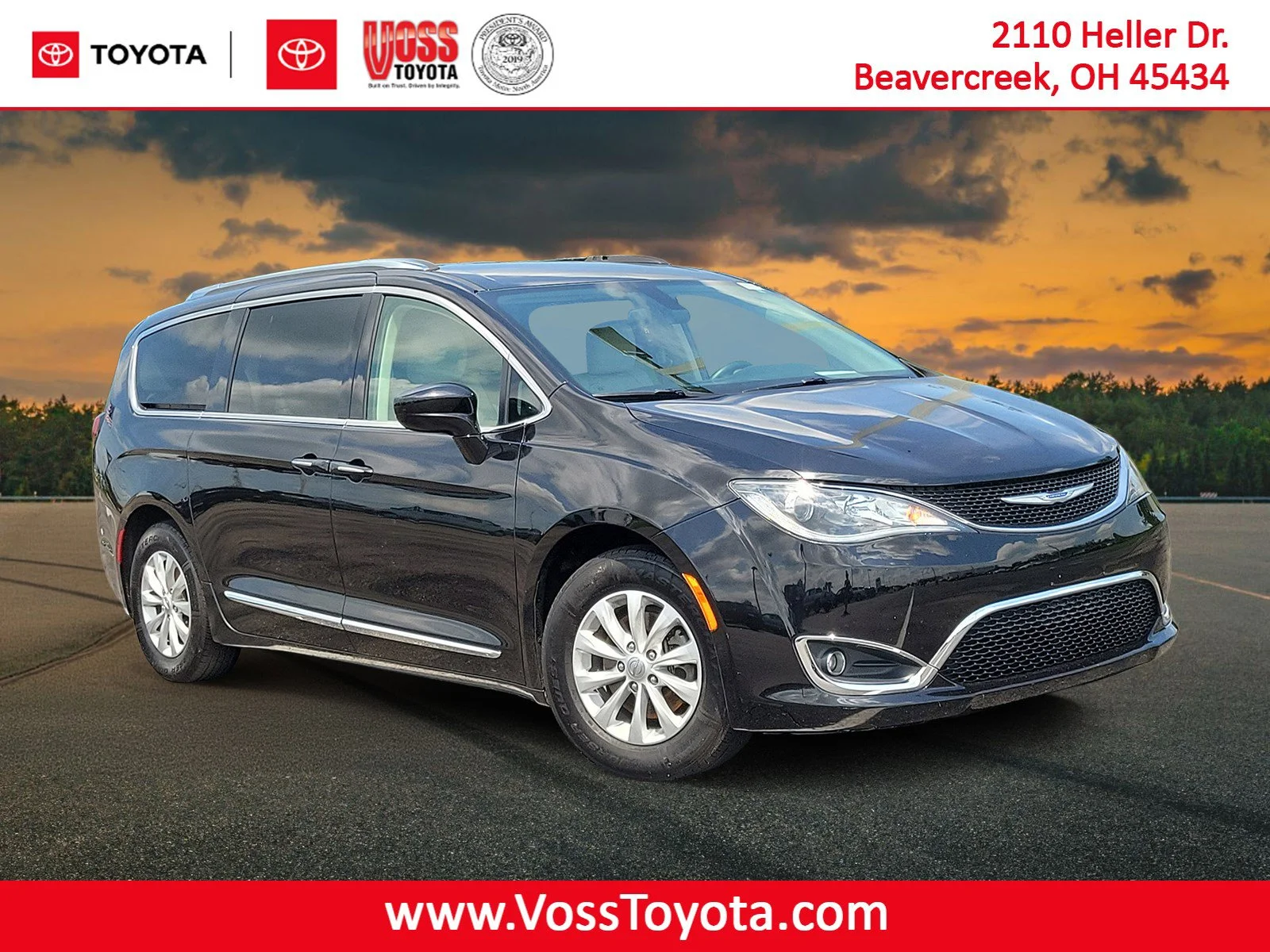 2018 Chrysler Pacifica Touring L's photo