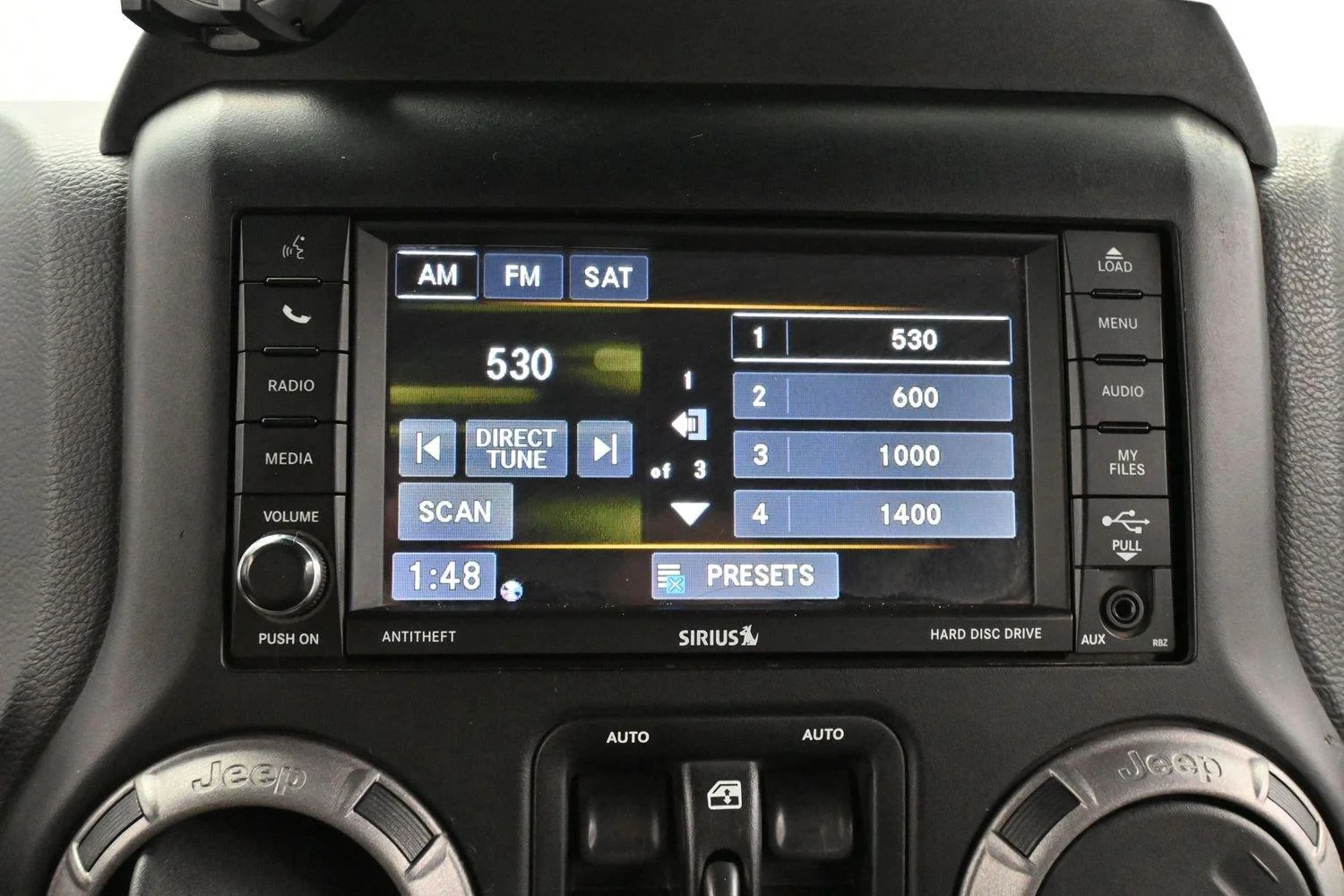 Used 2015 Bright White Clearcoat Jeep Sport image 21