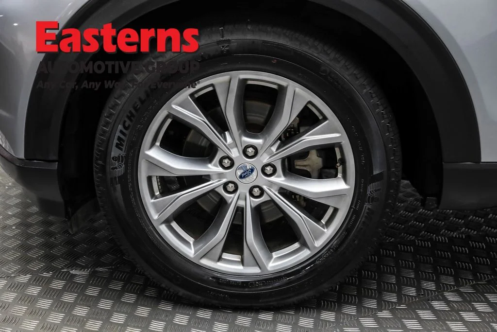 Used 2024 Silver Ford Limited image 33