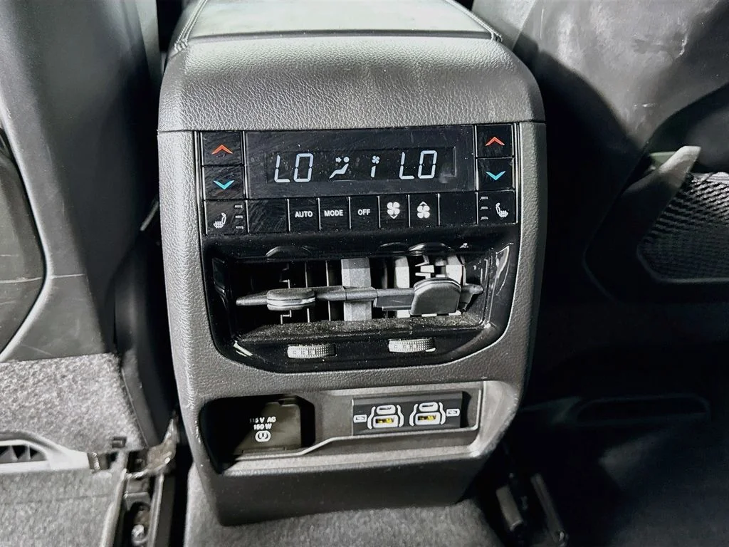 Used 2022 Gray Jeep Overland 4xe image 25