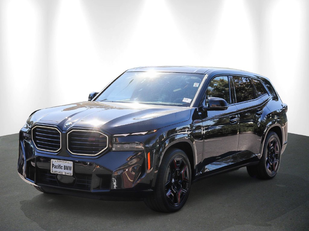 2025 BMW XM photo 3