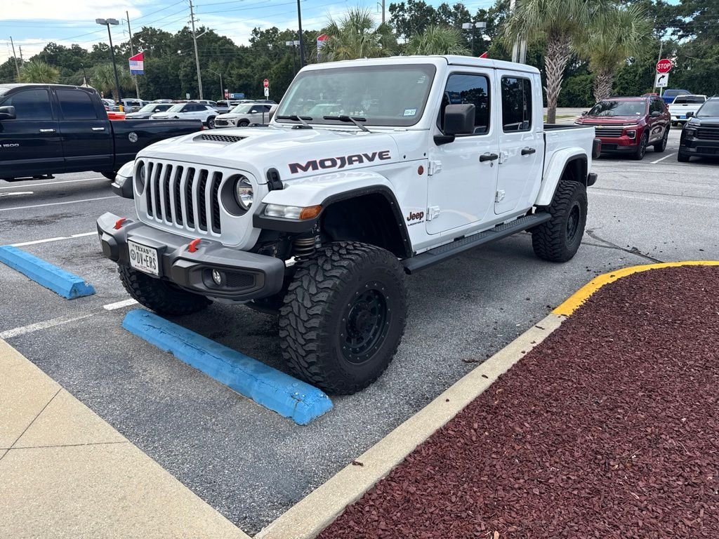 Used 2023 White Jeep Mojave image 2