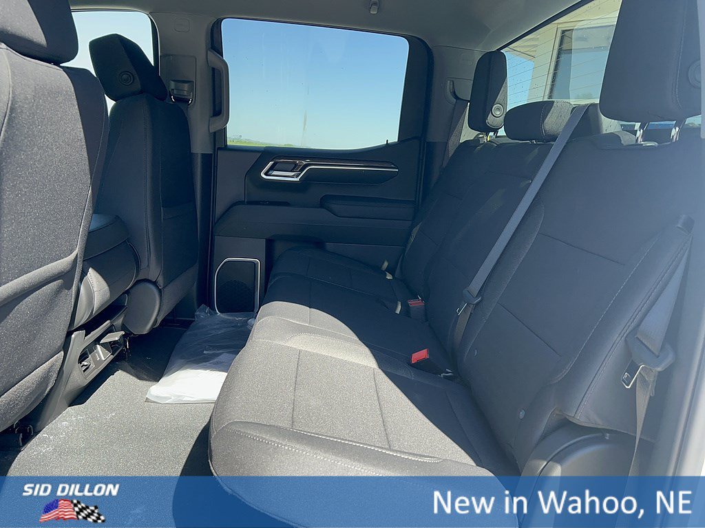 New 2026 Summit White Chevrolet LT (2FL) image 17